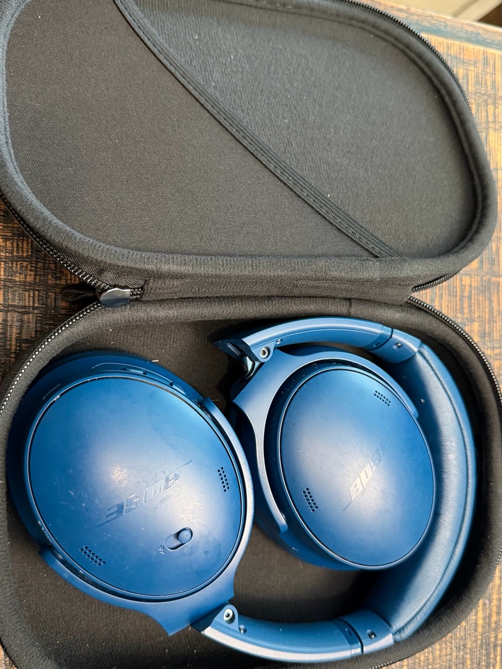 Bose QuietComfort 45
Wireless Headphones Bose Blue Over-Ear Wireless Headphones
